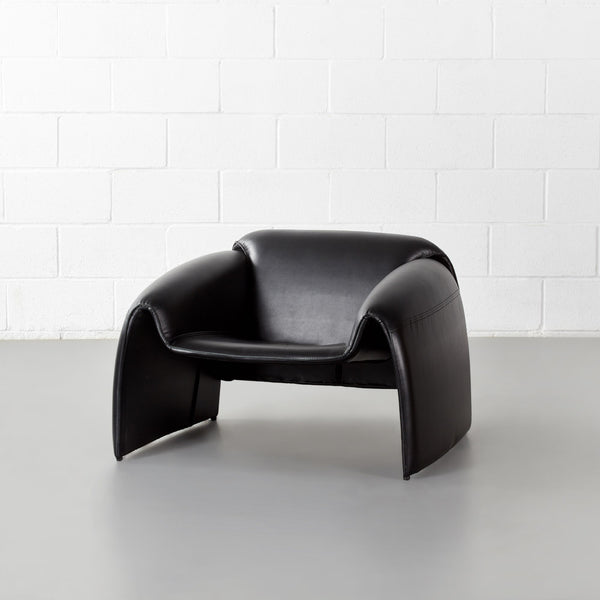 CHELSEA - Black Leather Lounge Chair